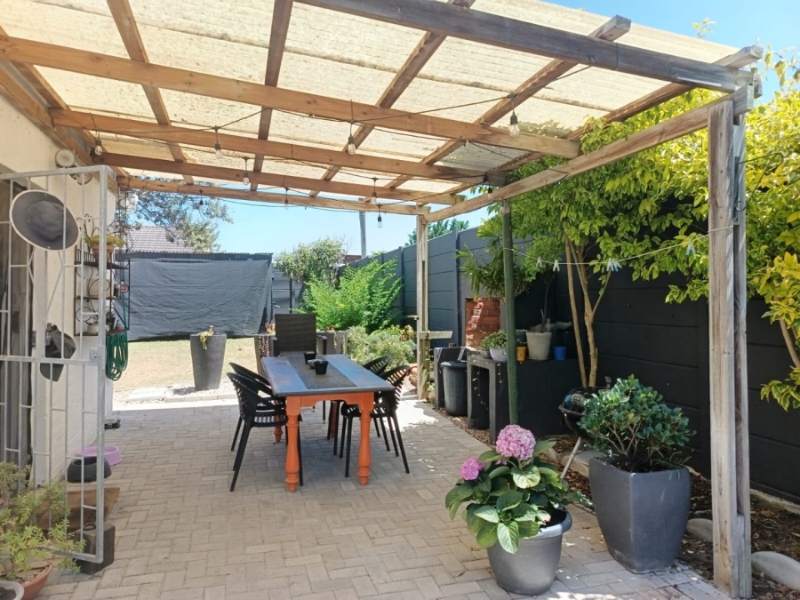 2 Bedroom Property for Sale in Kleinkrantz Western Cape